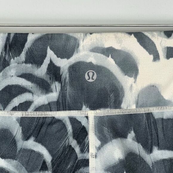 Lululemon Wunder Under Crop II Legging Pretty Plume Angel Wing Black Luon size 6 - Picture 9 of 11
